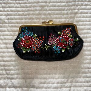 Vintage Floral Embroidered Clutch Great Condition